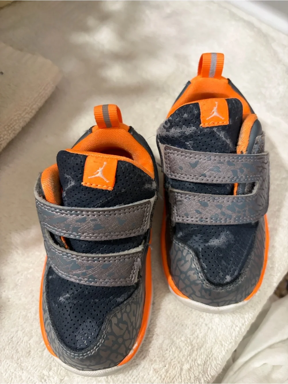 Little Jordan Toddlers Sneakers Elephant Grey & Orange Velcro PreOwned Size 5-6